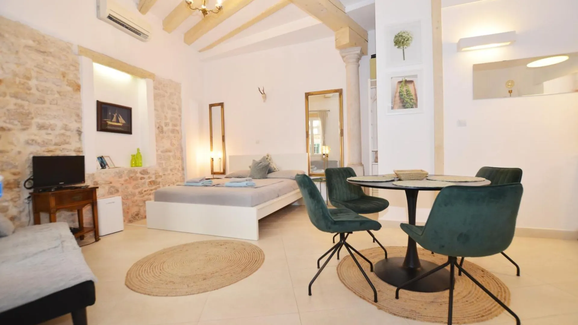 Oliva & Lavanda Studios روفينج